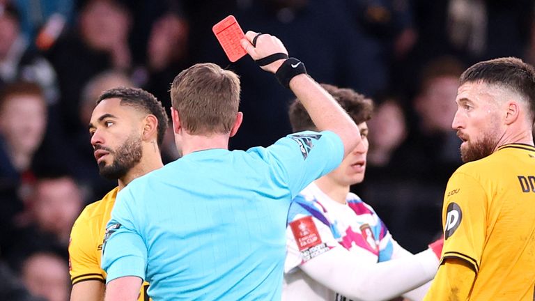Fpl Gameweek 28: Cunha And Mateta Updates 3 Cunha Red Card Football Rabbit 2